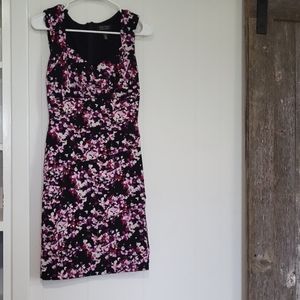 2/$25 White House Black Market pink/purple floral mini dress size 4